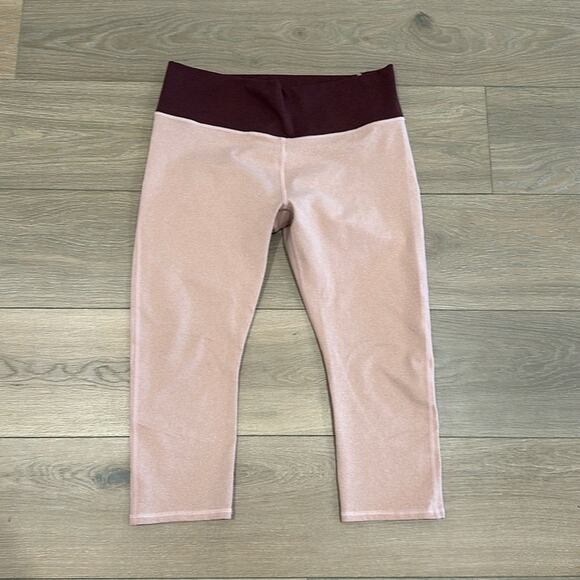 FABLETICS Heathered Pink Maroon High Rise Cropped Active Capri Bottoms Size XL - Picture 2 of 13